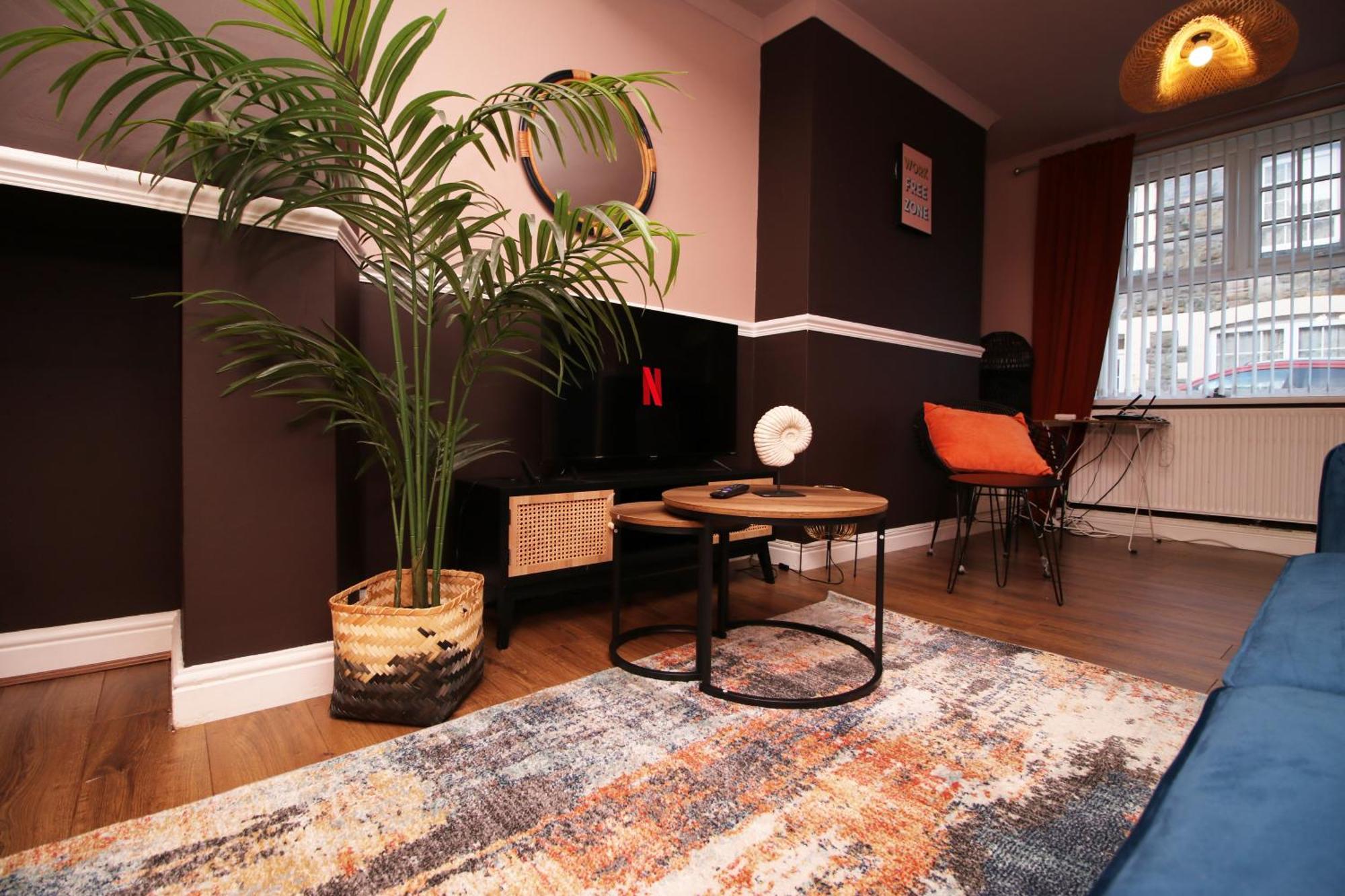 Cosy 3Br Home, Scenic Views, Ideal For Walks & Work Abertillery Extérieur photo